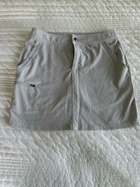Women’s Light Gray Active Skort